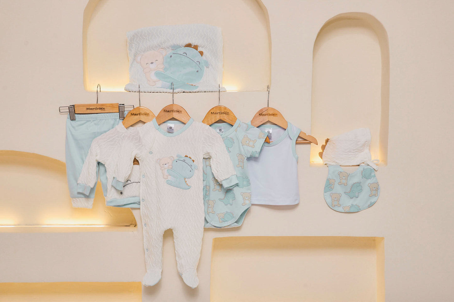 PRIMER DIA DINO BABY